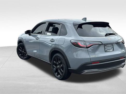 Used 2023 Honda HR-V Sport image 5
