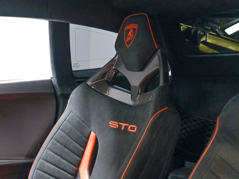 Used 2023 Lamborghini Huracan STO RWD image 16