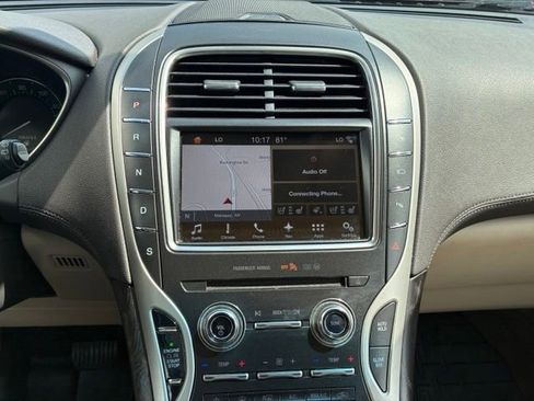 Used 2017 Lincoln MKX Reserve AWD/4WD image 23