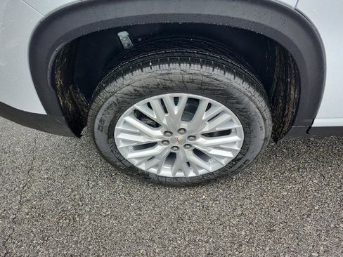 Used 2026 GMC Acadia Elevation w/ Elevation Premium Package FWD image 5
