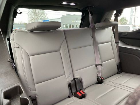 Used 2021 Chevrolet Tahoe Z71 w/ Z71 Signature Package image 21