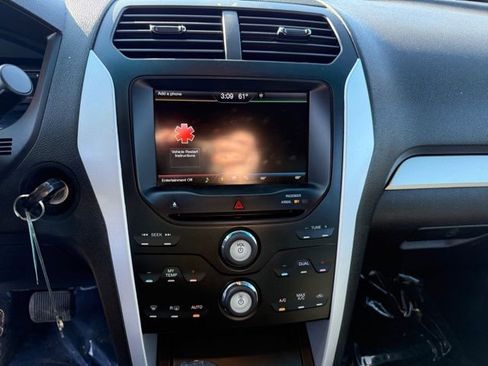 Used 2013 Ford Explorer XLT image 18
