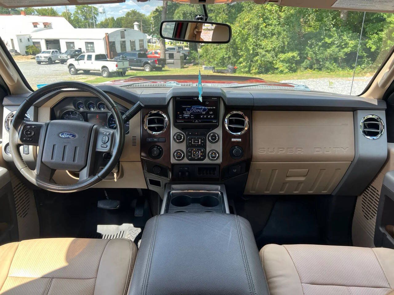 Used 2014 Ford F250 Lariat w/ Lariat Interior Package AWD/4WD image 16