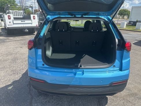 New 2027 Chevrolet Bolt LT w/ Comfort Package FWD image 29
