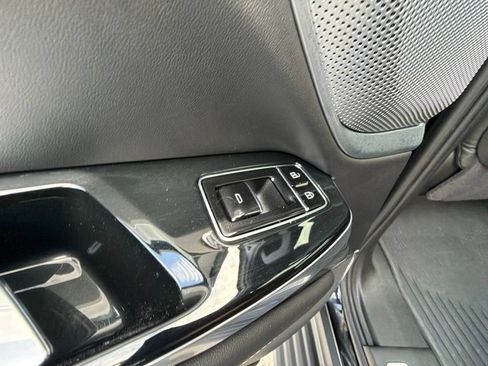 Used 2025 Cadillac Escalade Sport Platinum w/ LPO, ONYX Package AWD/4WD image 35