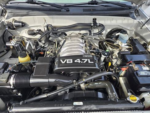Used 2003 Toyota Sequoia SR5 RWD image 25