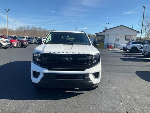 New 2026 Ford Expedition Max Active AWD/4WD image 2