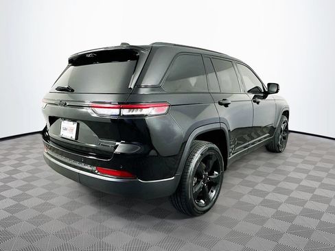 Certified 2023 Jeep Grand Cherokee Limited w/ Luxury Tech Group II AWD/4WD image 12