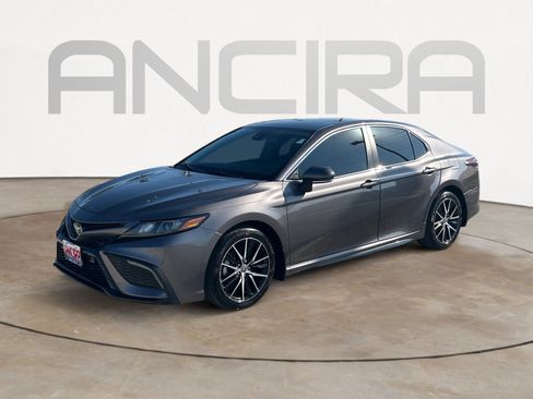 Used 2023 Toyota Camry SE FWD image 6