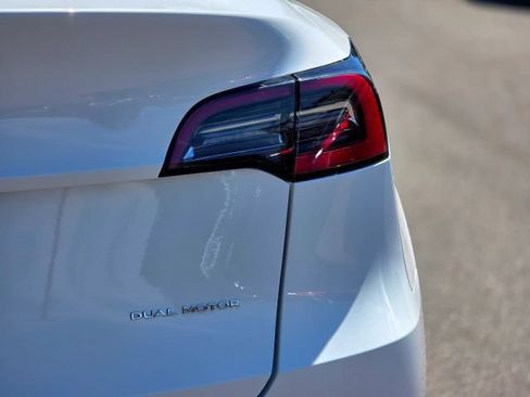 Used 2023 Tesla Model Y Long Range AWD/4WD image 9