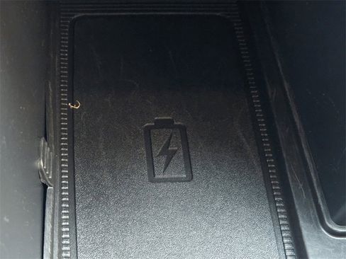 Used 2024 Ford Edge Titanium image 22