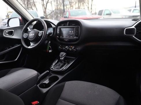 Used 2024 Kia Soul LX image 34