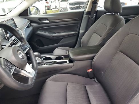 Used 2024 Nissan Altima 2.5 SV image 20
