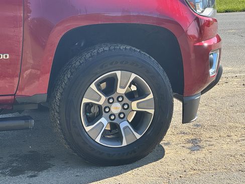 Used 2019 Chevrolet Colorado Z71 AWD/4WD image 4