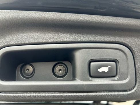 Used 2017 Honda Pilot Touring image 10