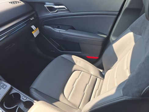 New 2026 Kia Sportage SX AWD/4WD image 16