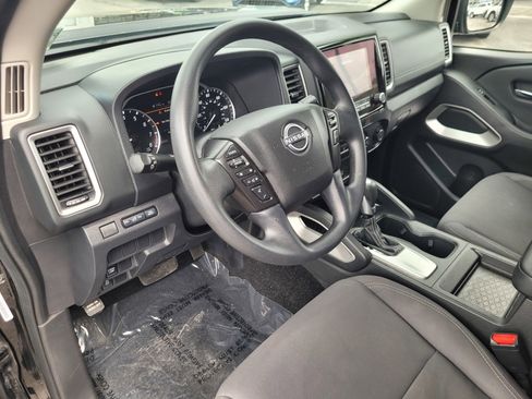 Used 2023 Nissan Frontier SV image 14