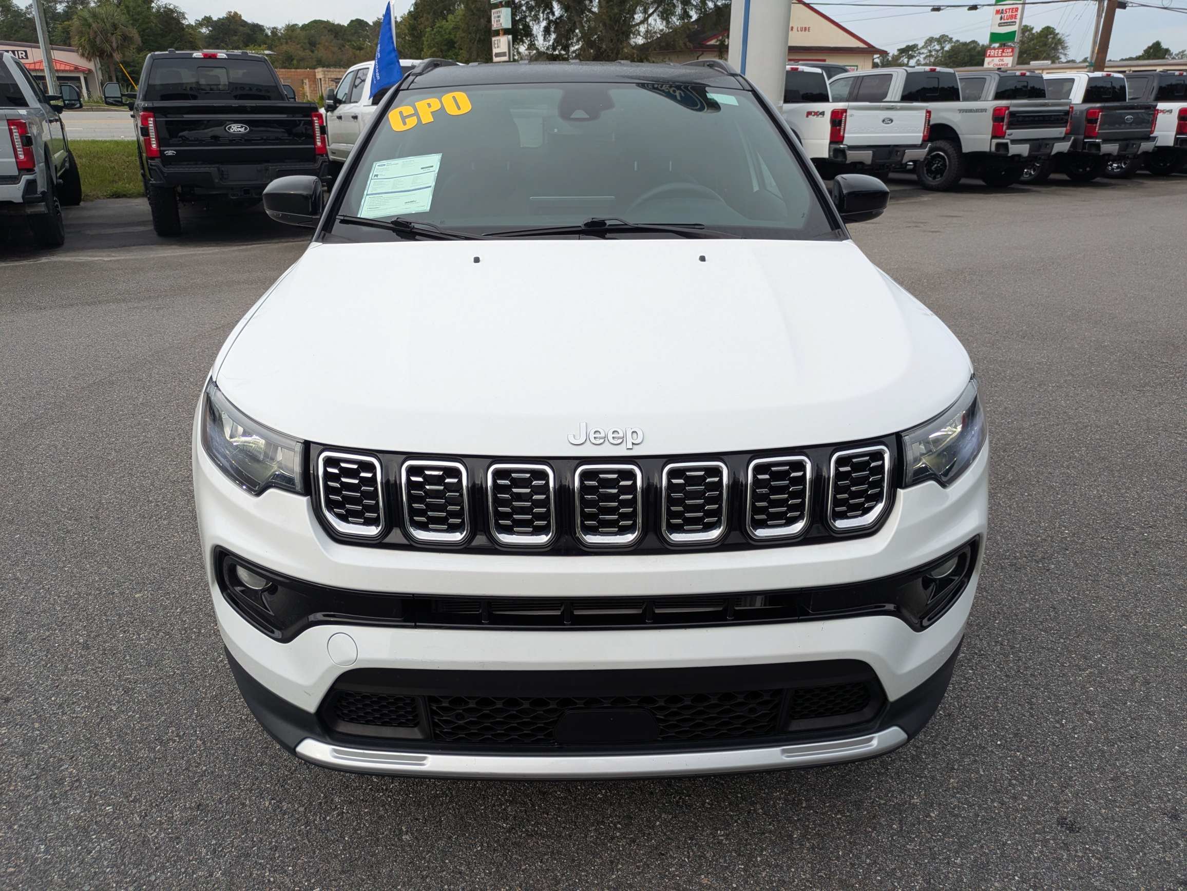 Used 2025 Jeep Compass Limited AWD/4WD image 9