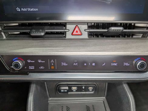 Used 2024 Kia Sportage X-Line w/ X-Line Premium Package AWD/4WD image 34
