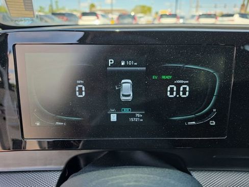 Used 2025 Kia Sportage LX image 38