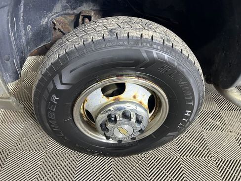 Used 2005 Chevrolet Silverado 3500 LT w/ Heavy-Duty Power Package image 11