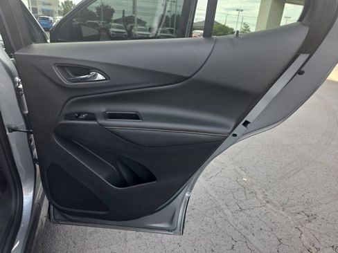 Used 2024 Chevrolet Equinox Premier FWD image 16
