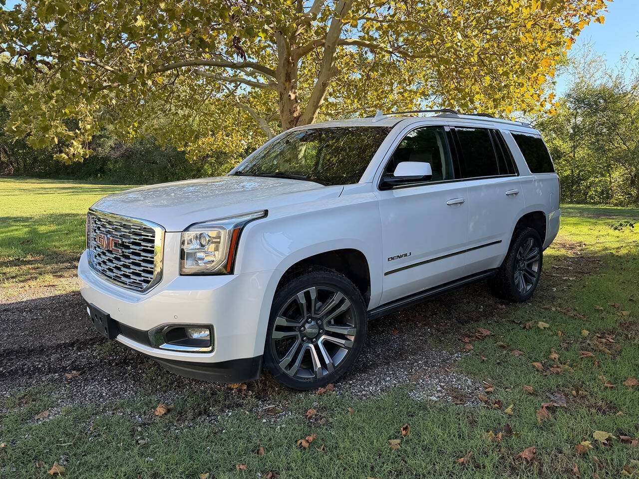 Used 2019 GMC Yukon Denali w/ Denali Ultimate Package AWD/4WD image 2