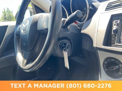 Used 2011 MAZDA MAZDA3 i Sport FWD image 24