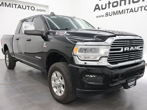 Used 2024 RAM 2500 Laramie AWD/4WD image 2