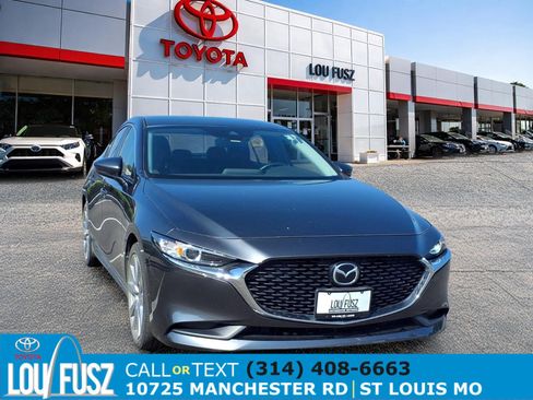 Used 2023 MAZDA MAZDA3 s FWD image 1