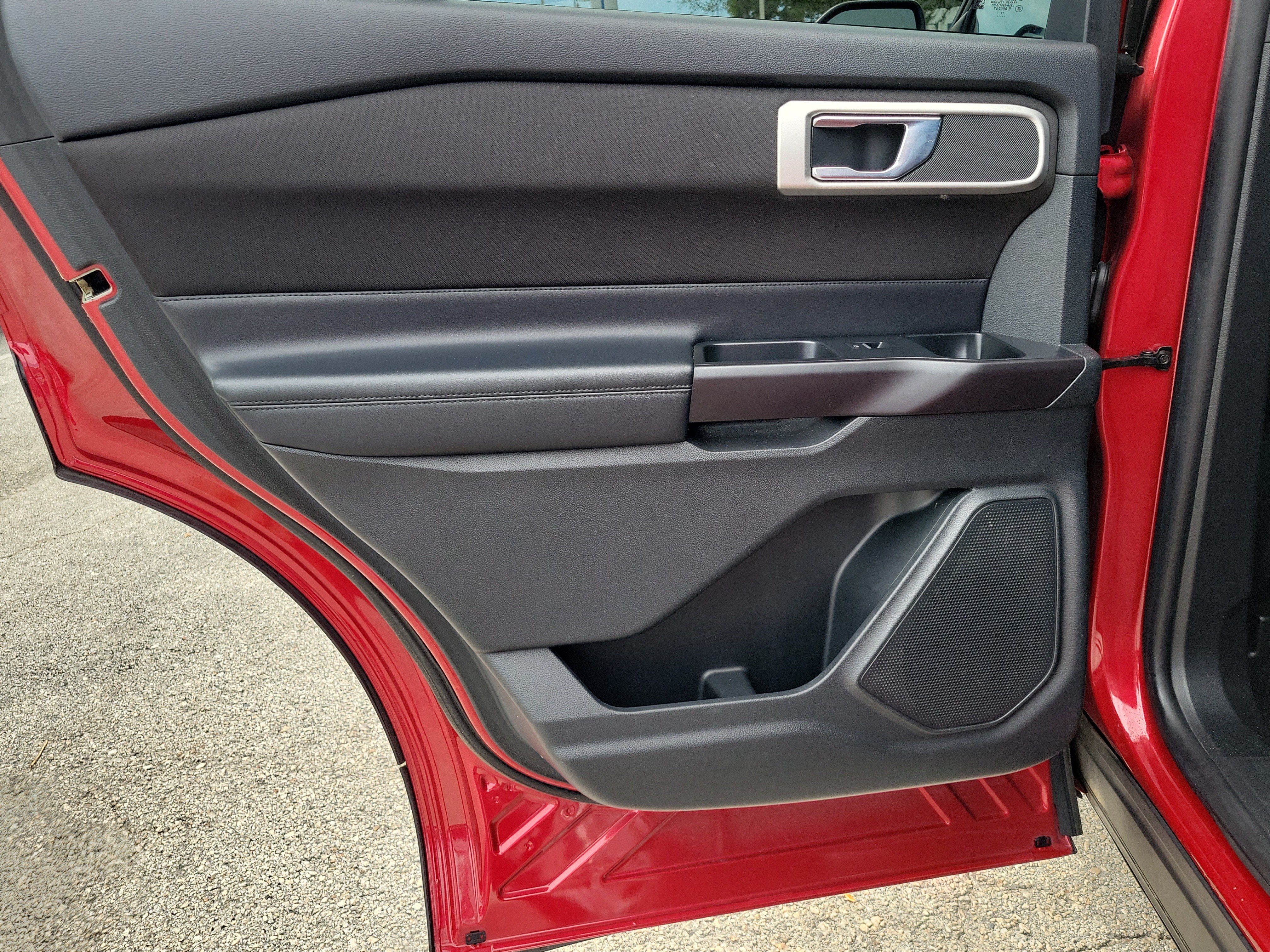Used 2020 Ford Explorer XLT RWD image 12