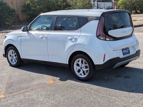 Used 2024 Kia Soul LX w/ Option Group 015 FWD image 6