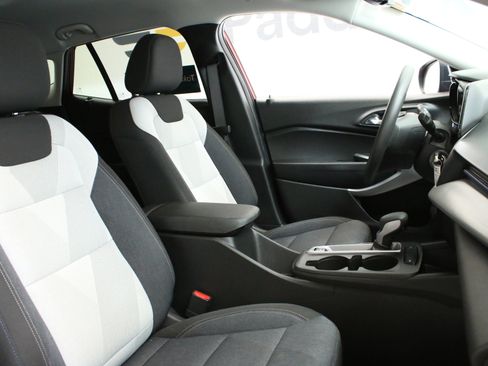 Used 2024 Chevrolet Trax LS FWD image 32