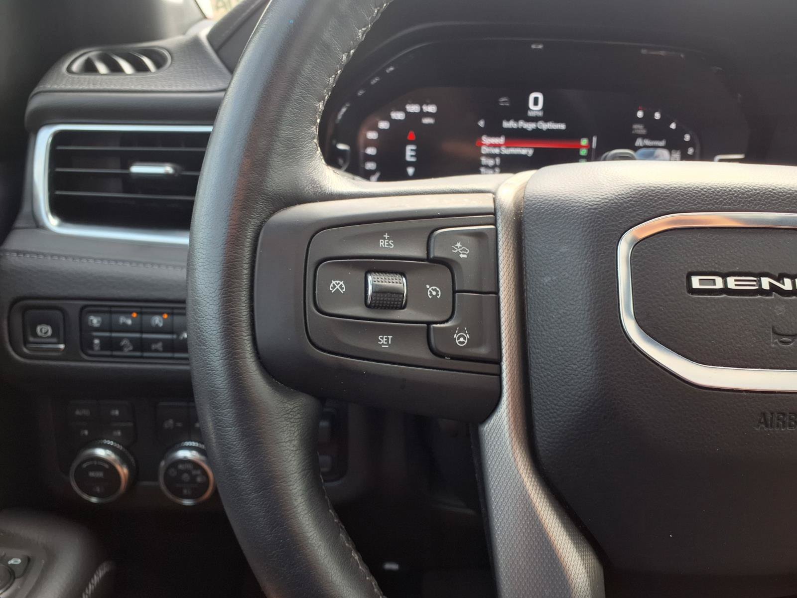 Used 2024 GMC Yukon Denali w/ Advanced Technology Package AWD/4WD image 20