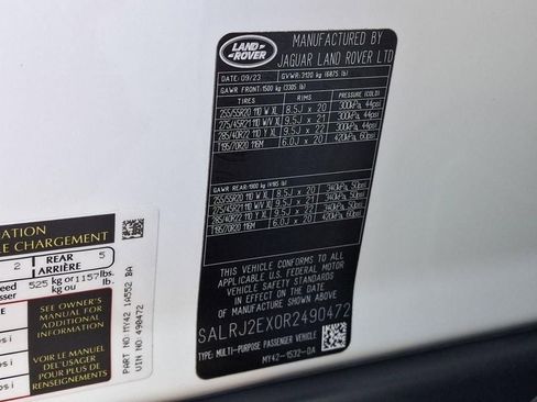 Used 2024 Land Rover Discovery S image 33