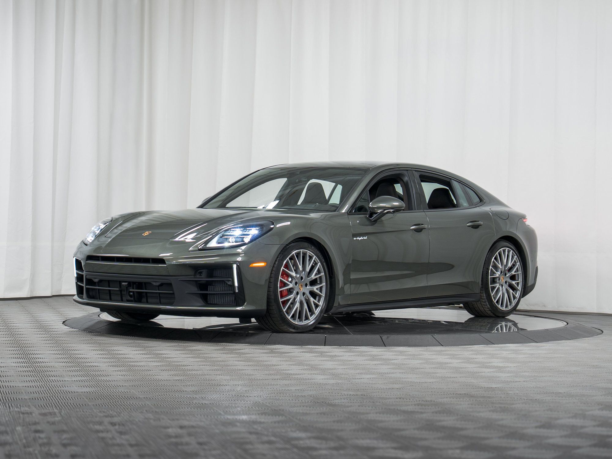 Used 2026 Porsche Panamera 4S AWD/4WD image 28