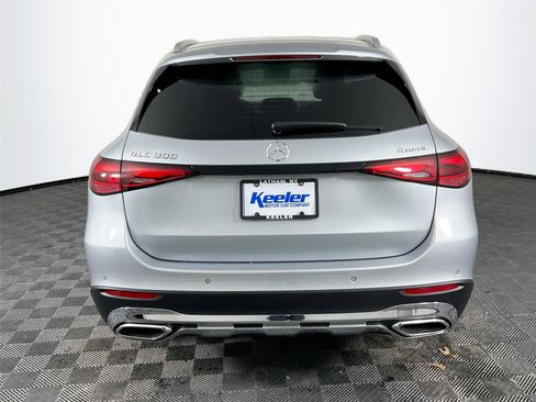 Used 2025 Mercedes-Benz GLC 300 4MATIC image 5