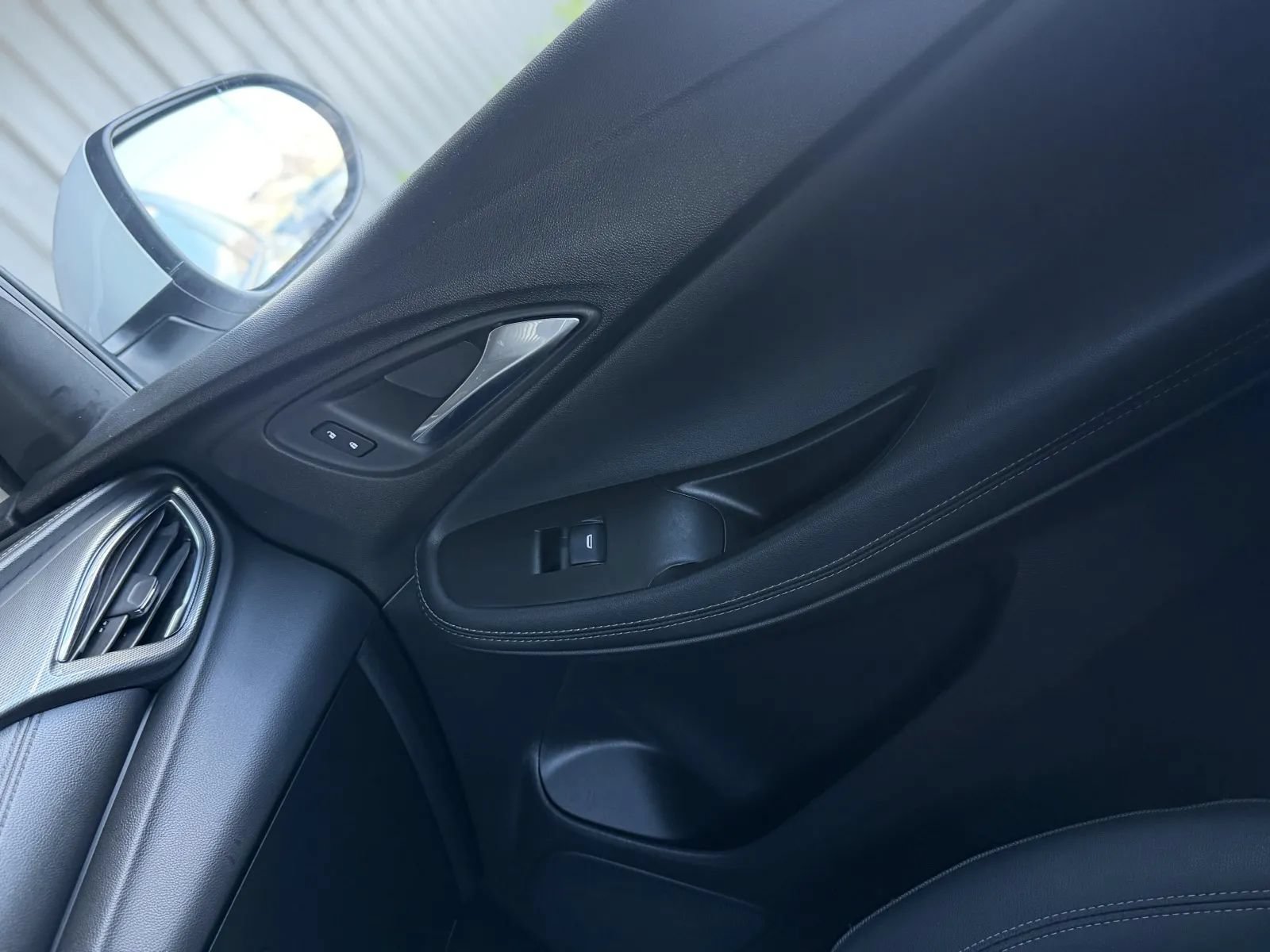 Used 2023 Buick Encore GX Essence w/ Experience Buick Package FWD image 41