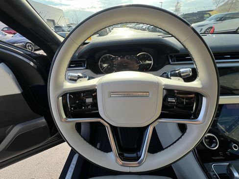 Certified 2022 Land Rover Range Rover Velar R-Dynamic S image 21