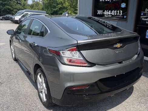 Used 2017 Chevrolet Volt LT w/ Comfort Package FWD image 3