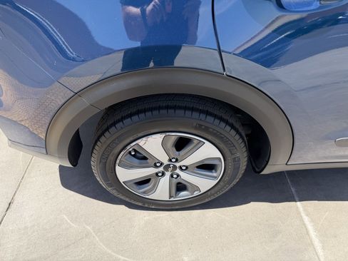 Used 2022 Kia Niro LX FWD image 15