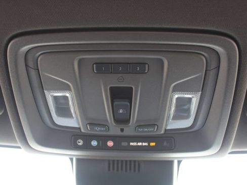 Used 2023 GMC Sierra 1500 SLT AWD/4WD image 35