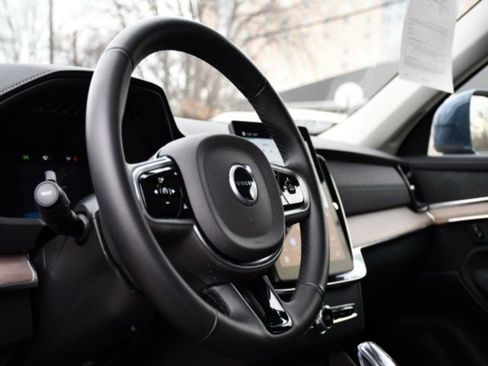 Certified 2025 Volvo XC90 B5 Plus image 11