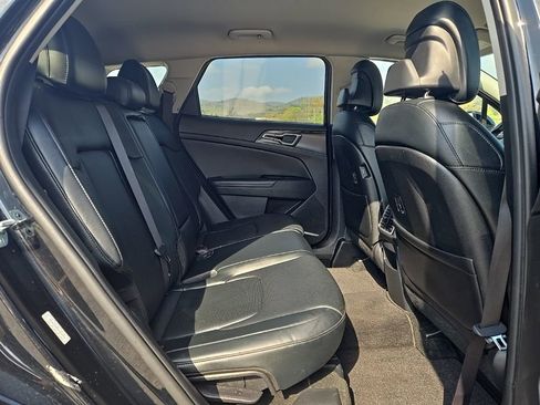 Used 2023 Kia Sportage EX image 19