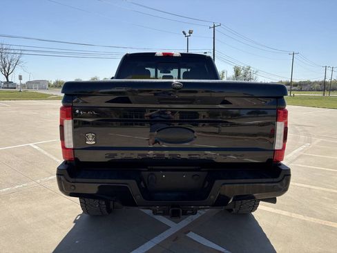 Used 2018 Ford F250 Lariat w/ Lariat Ultimate Package AWD/4WD image 4