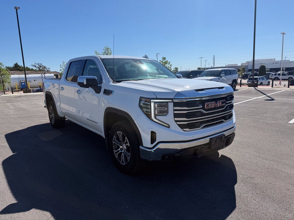 Used 2025 GMC Sierra 1500 SLT RWD image 2