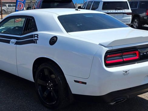 Used 2018 Dodge Challenger R/T RWD image 5