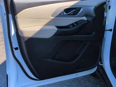 Certified 2023 Chevrolet Traverse LS image 20
