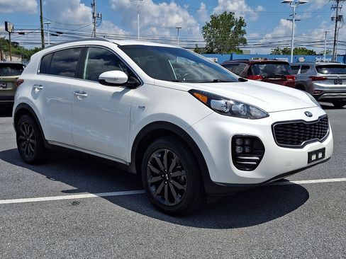 Used 2019 Kia Sportage EX w/ EX Sport Appearance Package AWD/4WD image 3