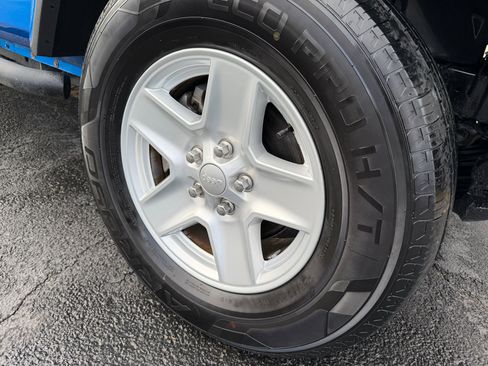 Used 2022 Jeep Gladiator Sport image 10